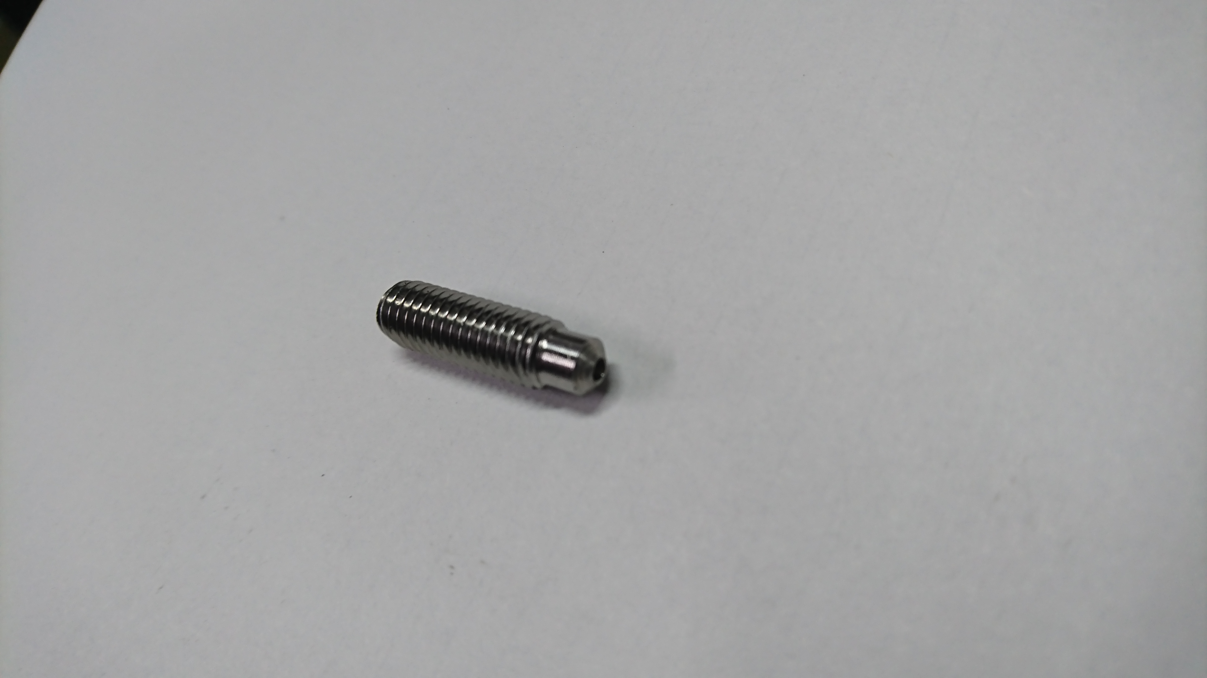ねじ付きスタッド（溶接用穴Φ2.2）
