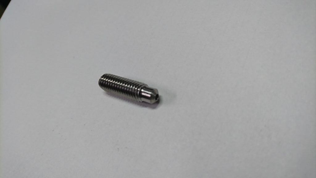 ねじ付きスタッド（溶接用穴Φ2.2）